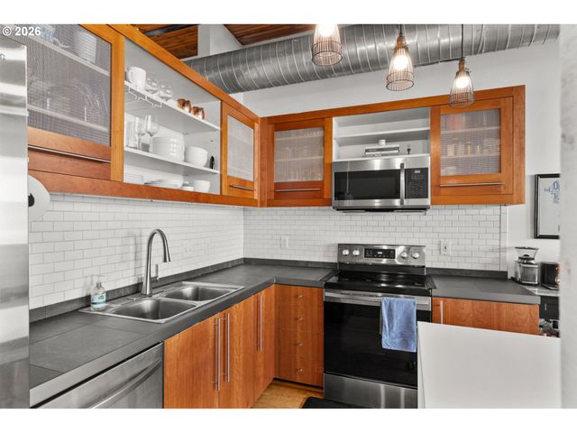1420 Nw LOVEJOY St 526, Portland, OR 97209