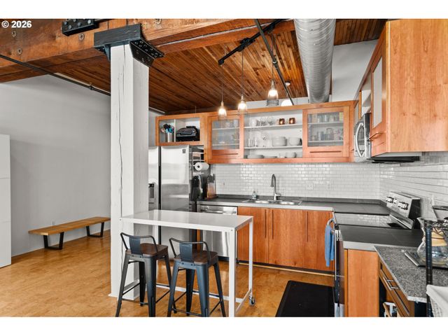 1420 Nw LOVEJOY St 526, Portland, OR 97209