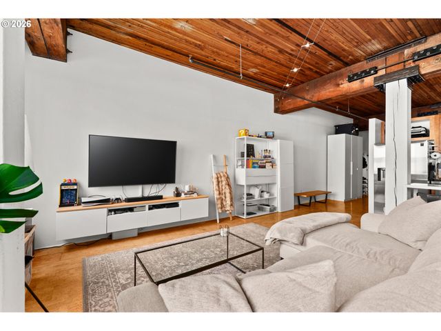 1420 Nw LOVEJOY St 526, Portland, OR 97209