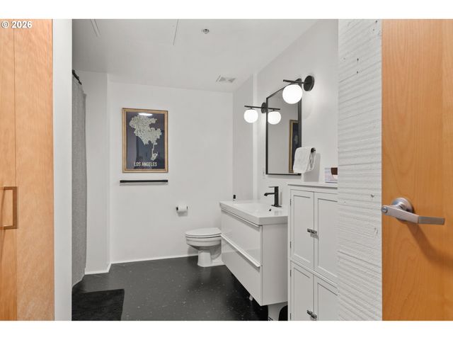 1420 Nw LOVEJOY St 526, Portland, OR 97209
