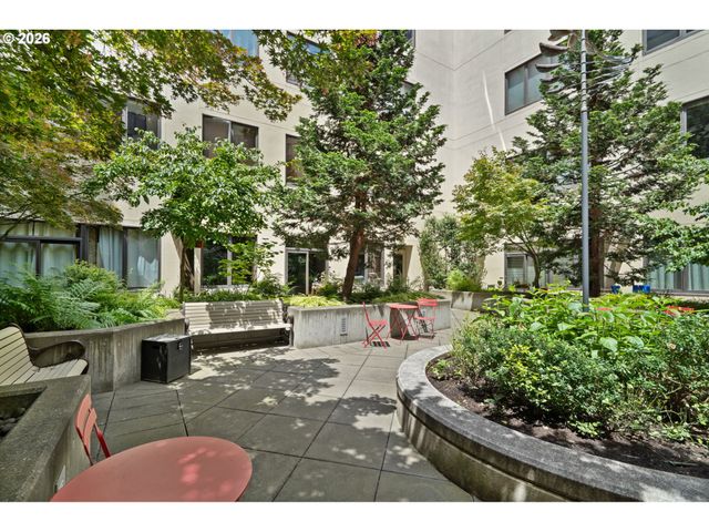 1420 Nw LOVEJOY St 526, Portland, OR 97209
