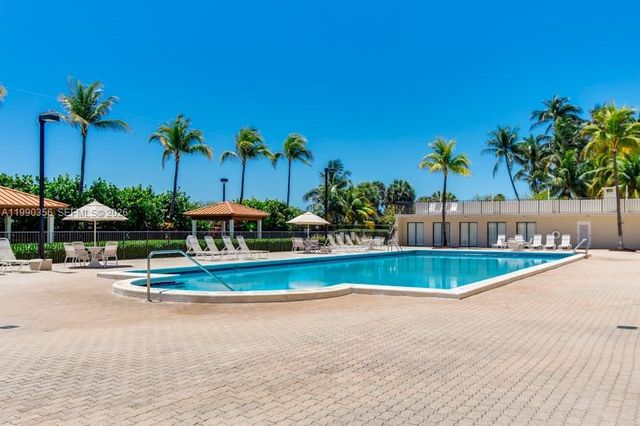 2625 COLLINS AV 1403, Miami Beach, FL 33140