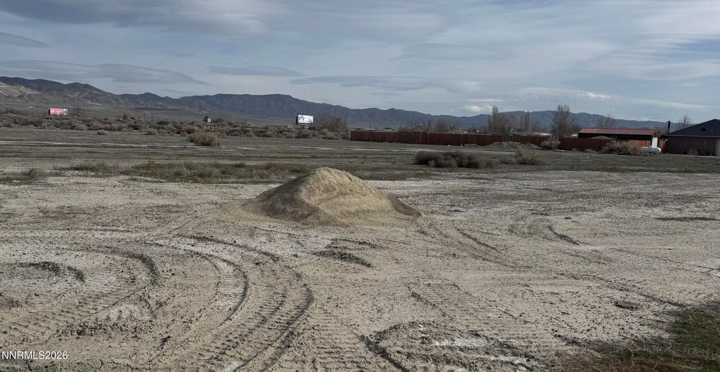 Image 3 of property listing at 48 River Banks Court, Lovelock, NV 89419