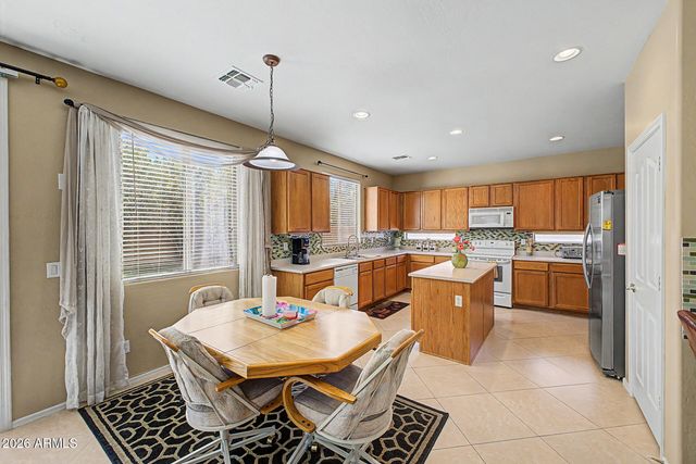 8607 W BROWN Street, Peoria, AZ 85345