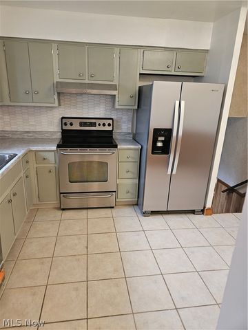 25185 Fawn Drive, North Olmsted, OH 44070