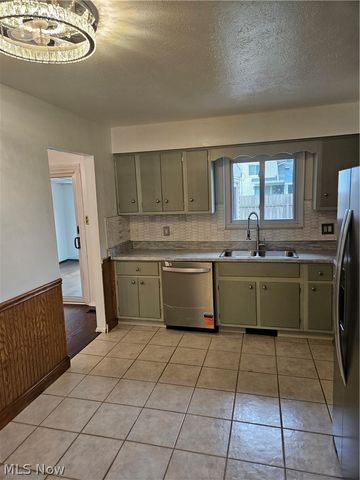 25185 Fawn Drive, North Olmsted, OH 44070