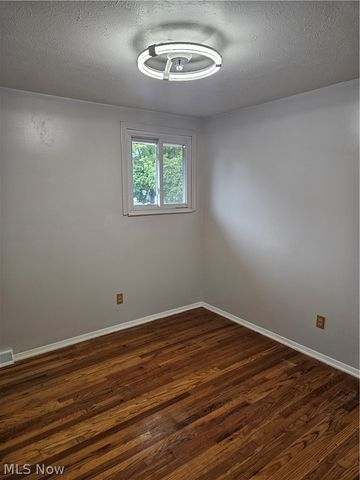 25185 Fawn Drive, North Olmsted, OH 44070