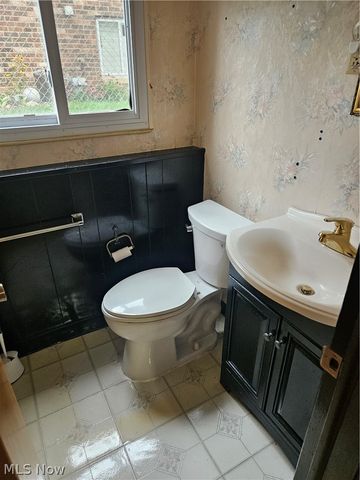 25185 Fawn Drive, North Olmsted, OH 44070
