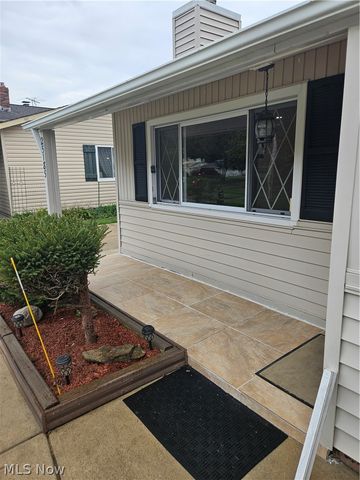 25185 Fawn Drive, North Olmsted, OH 44070