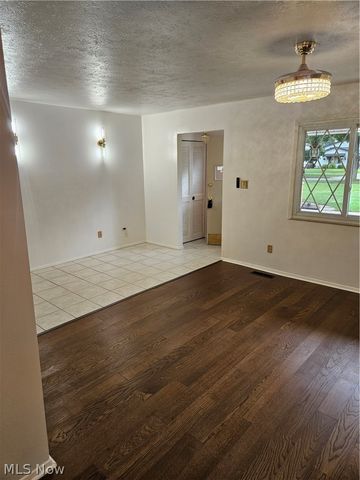 25185 Fawn Drive, North Olmsted, OH 44070