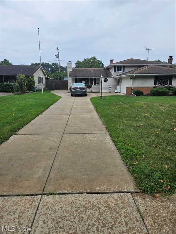25185 Fawn Drive, North Olmsted, OH 44070