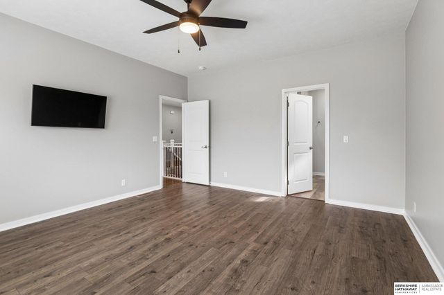 4352 S 214 Street, Elkhorn, NE 68022