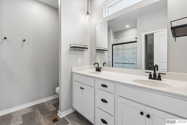 4352 S 214 Street, Elkhorn, NE 68022