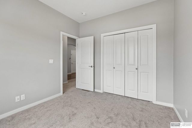 4352 S 214 Street, Elkhorn, NE 68022