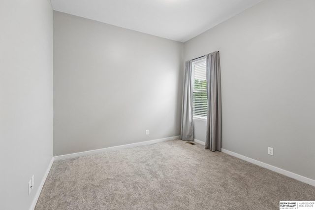 4352 S 214 Street, Elkhorn, NE 68022
