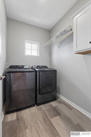 4352 S 214 Street, Elkhorn, NE 68022