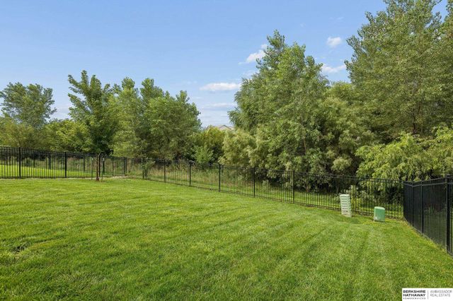 4352 S 214 Street, Elkhorn, NE 68022