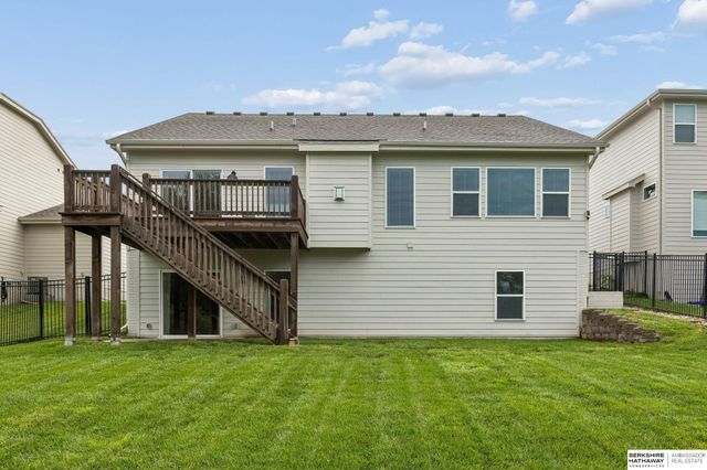 4352 S 214 Street, Elkhorn, NE 68022