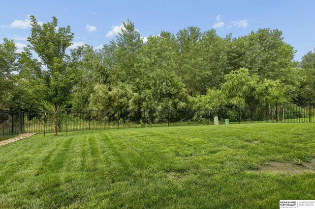 4352 S 214 Street, Elkhorn, NE 68022