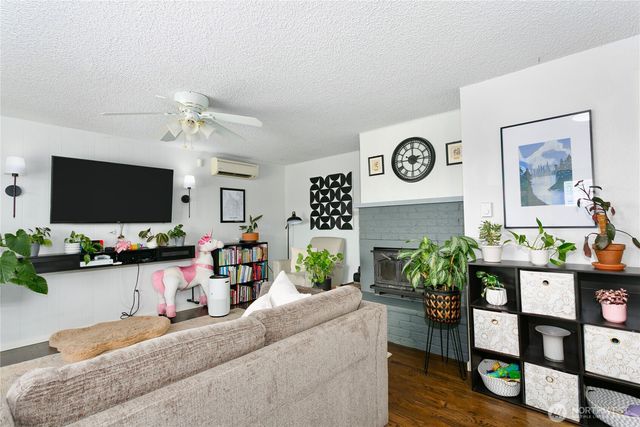 1759 S 43rd Street, Tacoma, WA 98418