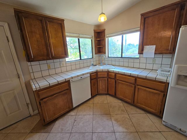 3850 Dry Lake Ln, Auburn, CA 95602