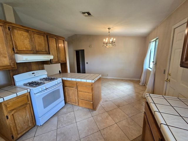 3850 Dry Lake Ln, Auburn, CA 95602