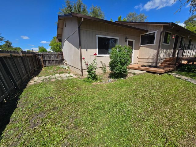 3850 Dry Lake Ln, Auburn, CA 95602