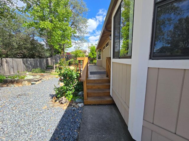 3850 Dry Lake Ln, Auburn, CA 95602