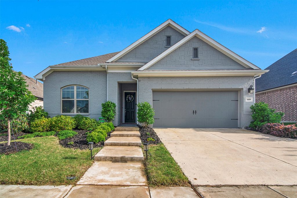 1609 Cotton Road, Van Alstyne, TX 75495