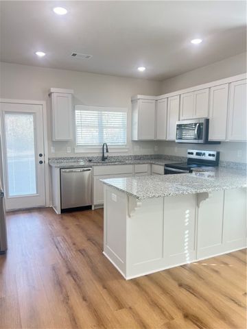 552 Cosmos Street, Centerton, AR 72719