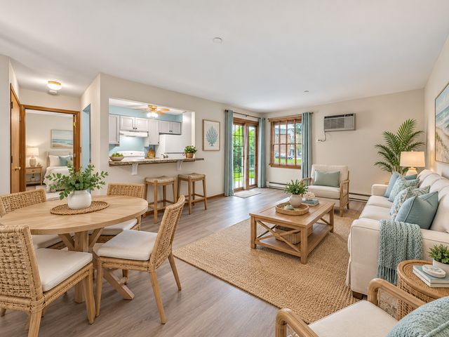 1372 Cunat Court 1D, Lake In The Hills, IL 60156