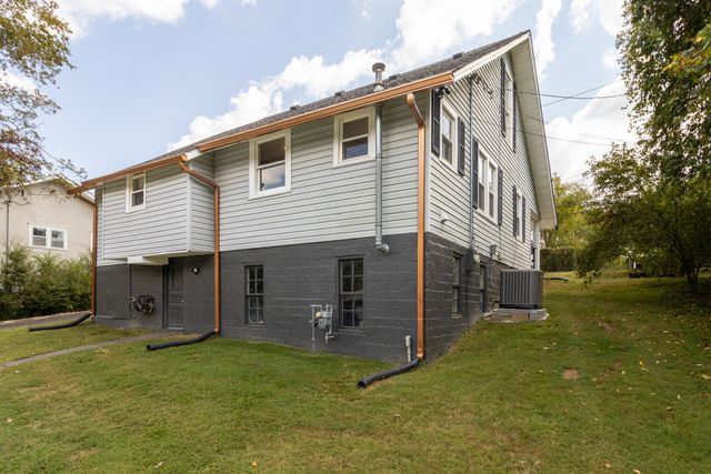 430 Center Ave, Dickson, TN 37055