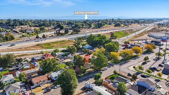 705 N 9th Ave, Caldwell, ID 83605