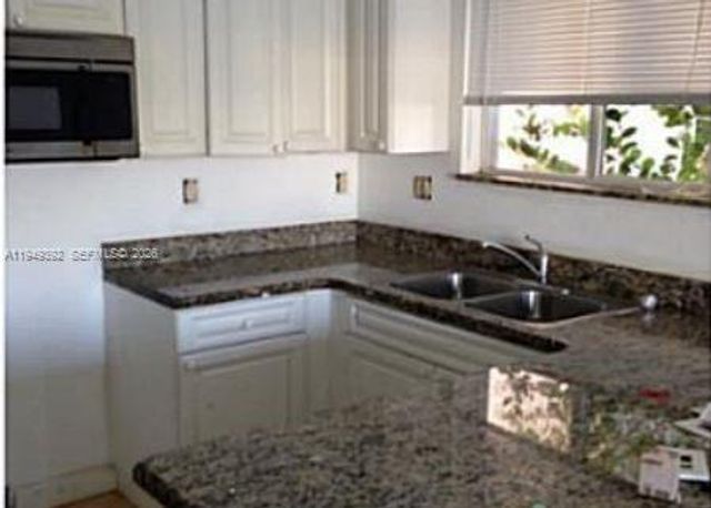 3125 SE 2nd Dr, Homestead, FL 33033