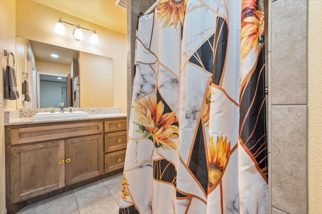 300 W College Avenue, Alvarado, TX 76009