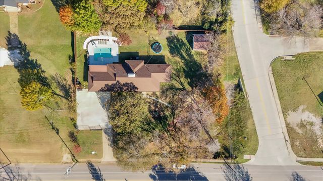 300 W College Avenue, Alvarado, TX 76009