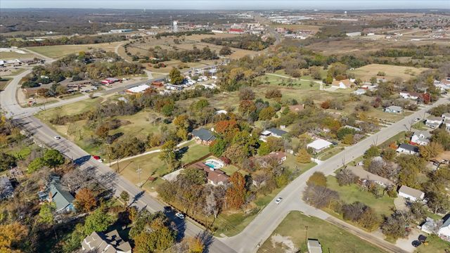 300 W College Avenue, Alvarado, TX 76009
