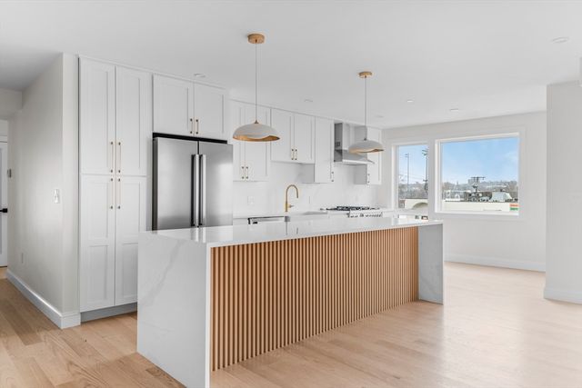 595 Broadway 301, Somerville, MA 02145