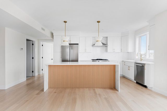 595 Broadway 301, Somerville, MA 02145