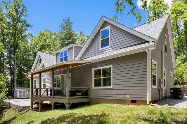 311 Charming Lane, Hendersonville, NC 28792