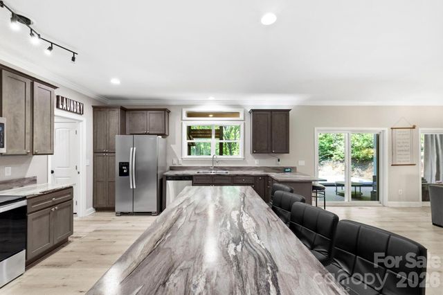 311 Charming Lane, Hendersonville, NC 28792