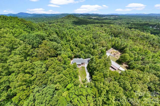 311 Charming Lane, Hendersonville, NC 28792