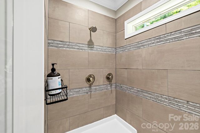 311 Charming Lane, Hendersonville, NC 28792