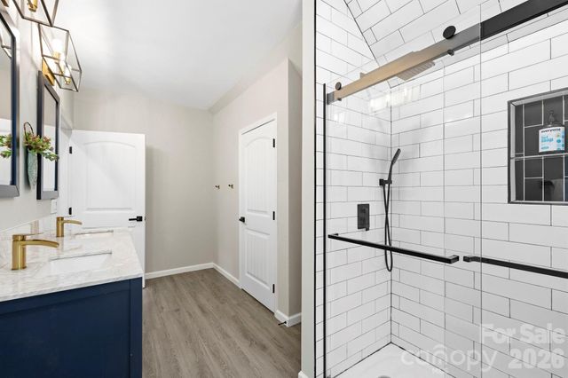 311 Charming Lane, Hendersonville, NC 28792
