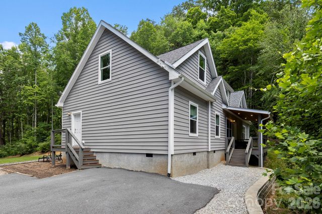311 Charming Lane, Hendersonville, NC 28792