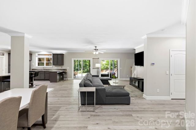 311 Charming Lane, Hendersonville, NC 28792