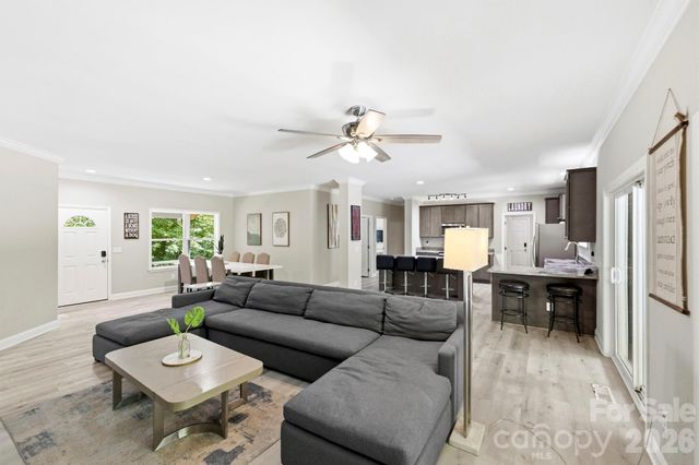 311 Charming Lane, Hendersonville, NC 28792