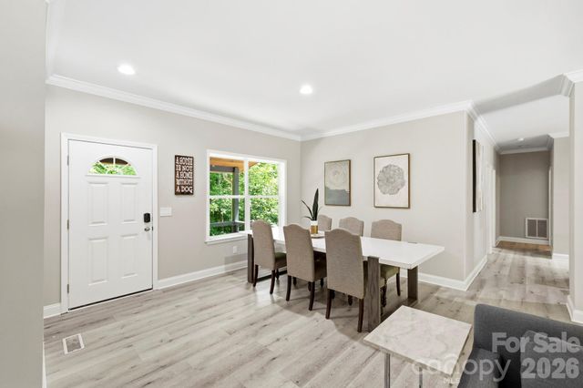 311 Charming Lane, Hendersonville, NC 28792