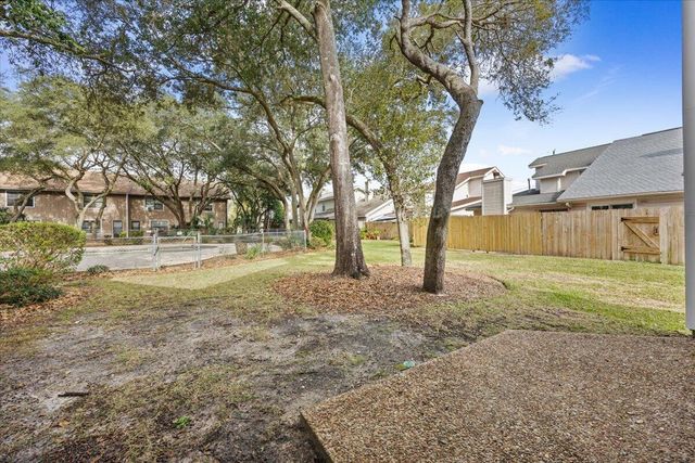 14 Falcon Ridge Lane, Fort Walton Beach, FL 32547