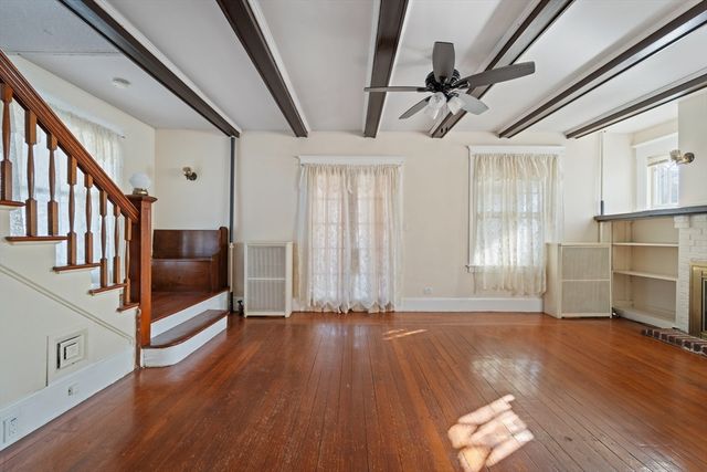 15 Chapman Ave, Holyoke, MA 01040